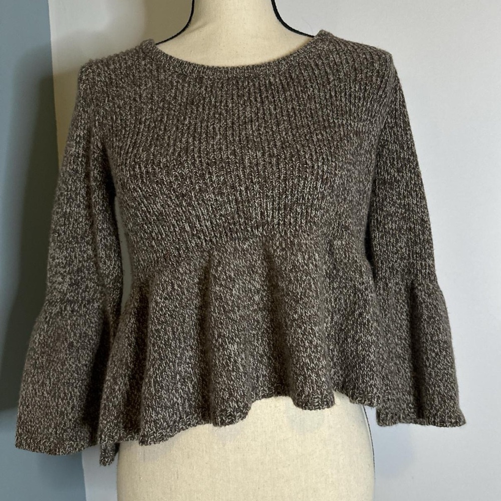 2000s Express brown knit peplum top with flare sleeves women’s size small